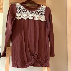 Cute waffle knit lace overlay top sz S